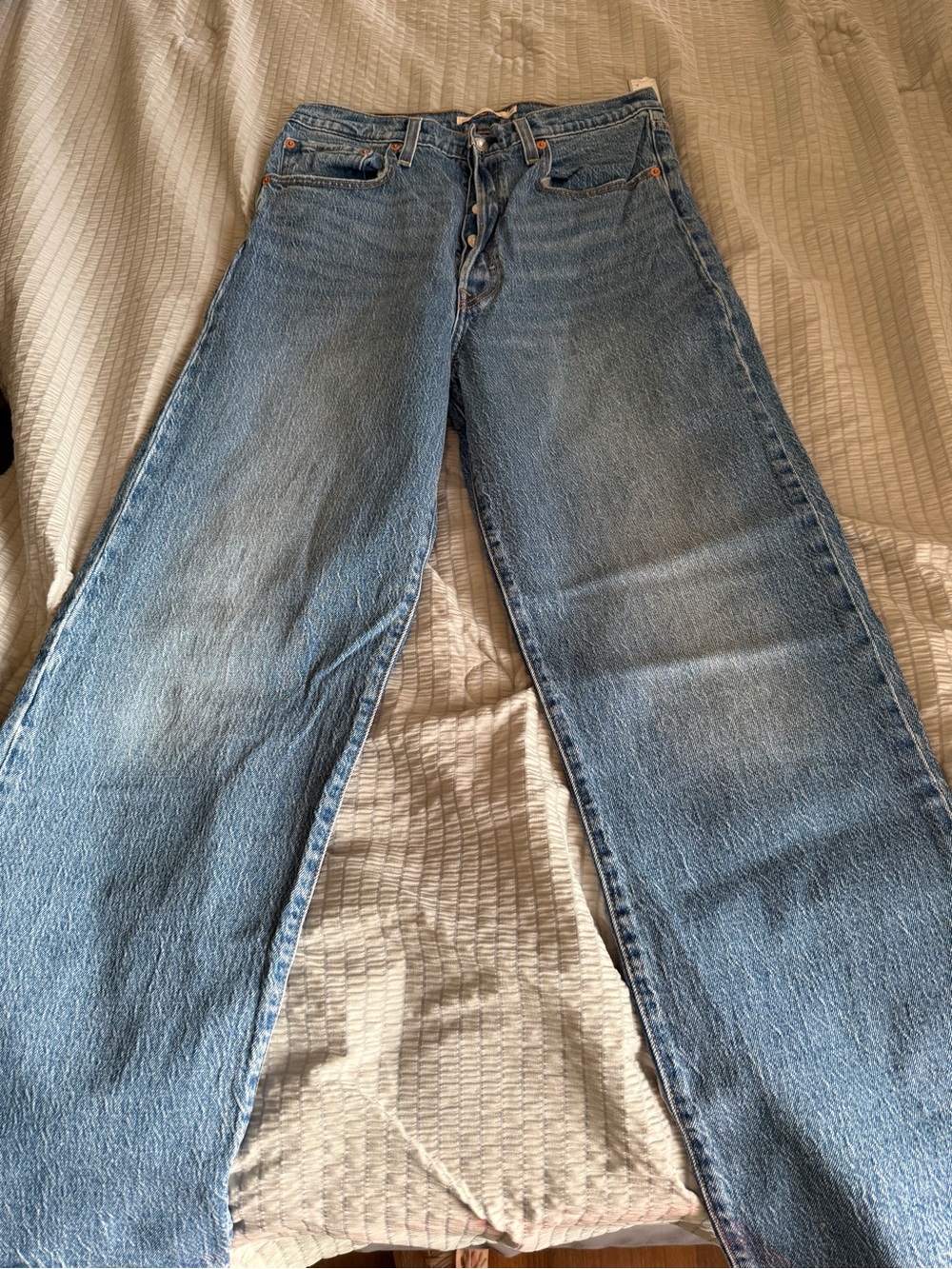 Levi’s Ribcage Straight ankle jeans